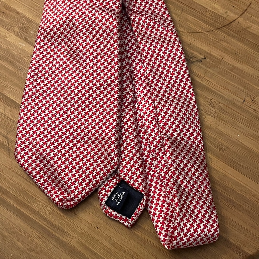 Paul Fredrick Tie classic red and white houndstooth pattern